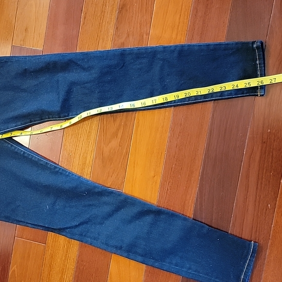 Frame Ali High Rise Cigarette Skinny Jean- 27 - Picture 8 of 13